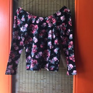 Long sleeve floral crop